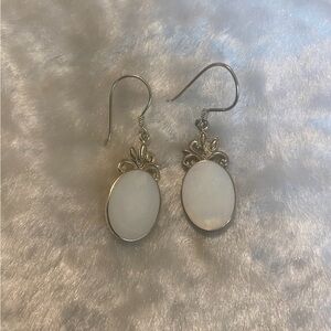 🍀925 Sterling Silver Mother of Pearl Drop Earrings